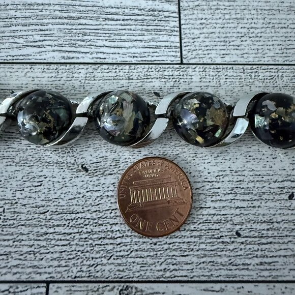 Vintage Silver Tone Confetti Lucite Link Bracelet Collector’s Item - Picture 6 of 7